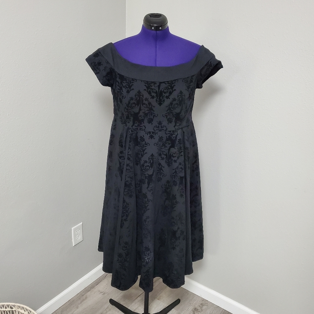 Torrid Disney Black Dress with velvet Maleficent designs. NWT Size 14